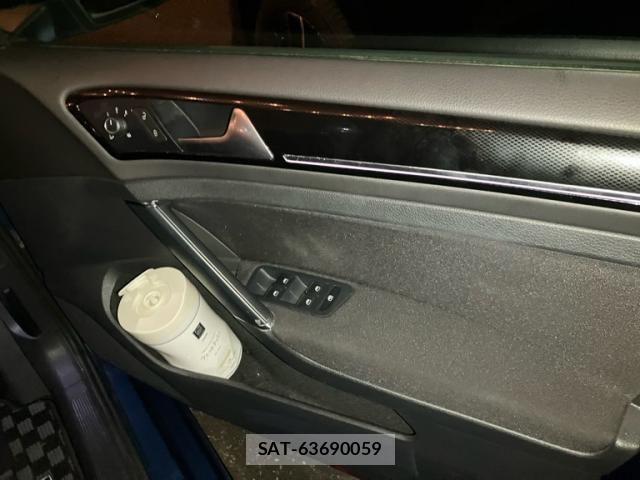 VolksWagen GOLF 2014-01 8528198-14