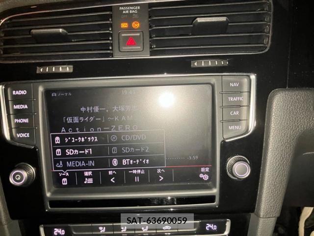 VolksWagen GOLF 2014-01 8528198-18