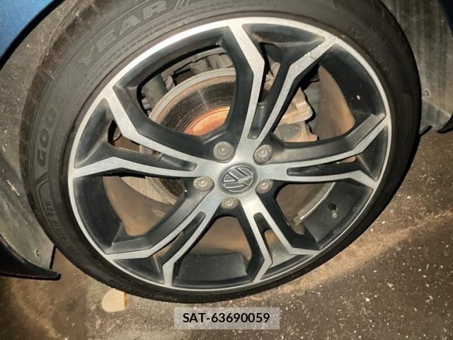 VolksWagen GOLF 2014-01 8528198-8