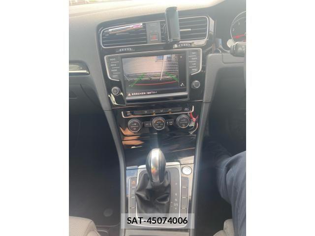 VolksWagen GOLF 2015-02 8564081-24