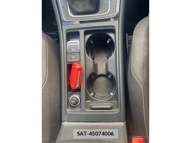 VolksWagen GOLF 2015-02 8564081-25
