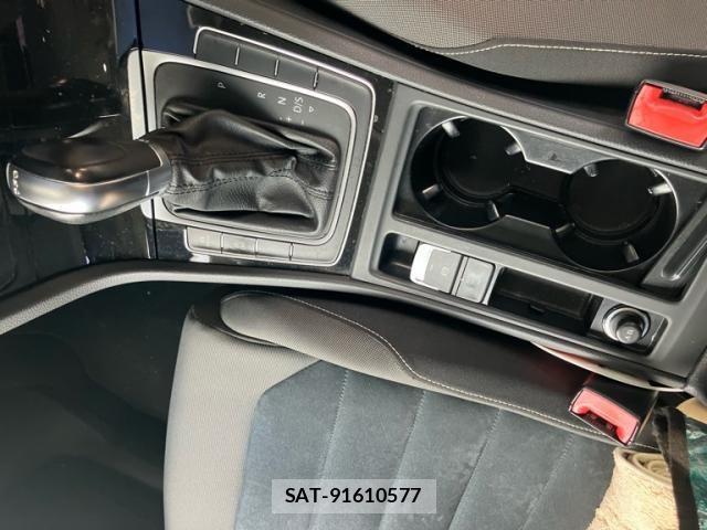 VolksWagen GOLF 2014-03 8564082-16