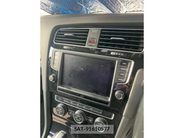 VolksWagen GOLF 2014-03 8564082-17