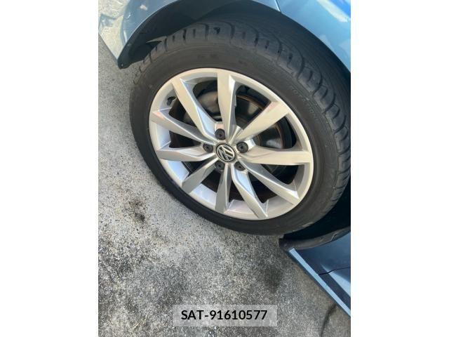 VolksWagen GOLF 2014-03 8564082-7