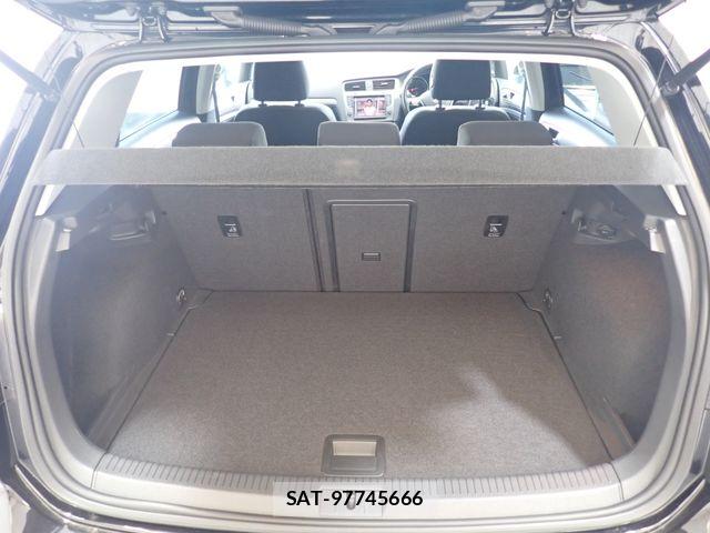 VolksWagen GOLF 2015-06 8629723-24