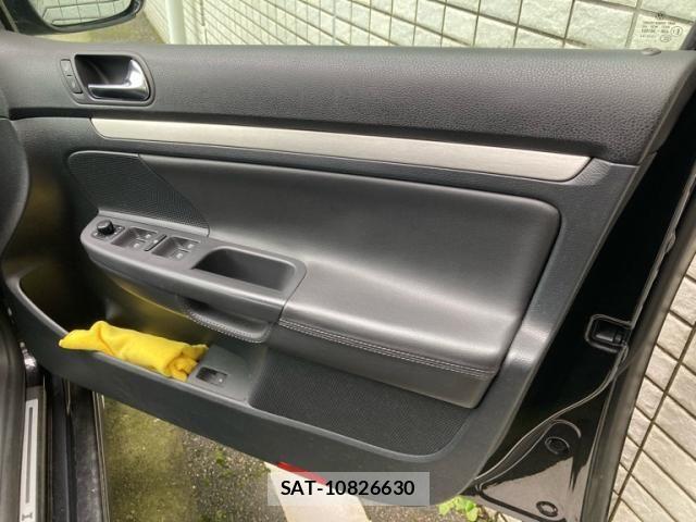 VolksWagen GOLF 2009-07 8662400-13