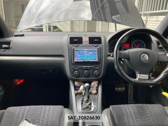 VolksWagen GOLF 2009-07 8662400-17