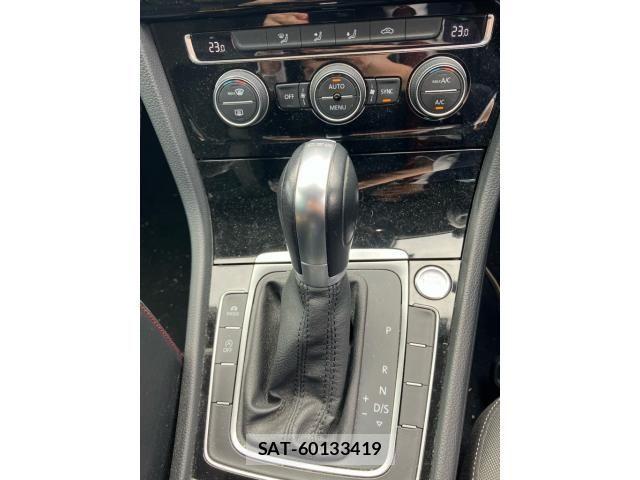 VolksWagen GOLF 2017-03 8667137-17