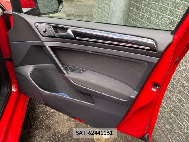VolksWagen GOLF 2018-02 8662390-11
