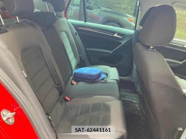 VolksWagen GOLF 2018-02 8662390-13