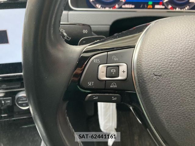 VolksWagen GOLF 2018-02 8662390-17