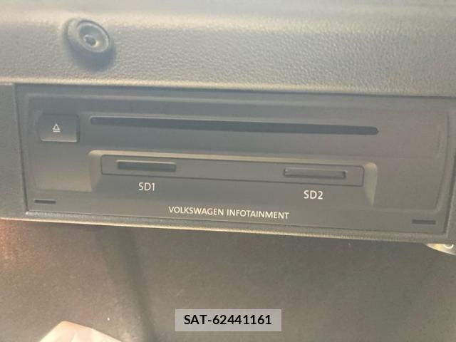 VolksWagen GOLF 2018-02 8662390-24