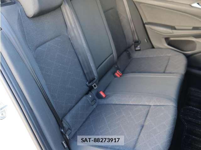 VolksWagen GOLF 2023-12 8662383-15