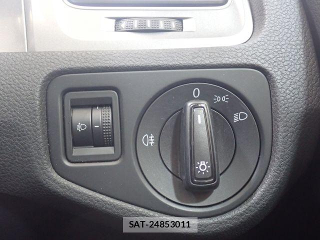 VolksWagen GOLF 2013-08 8746818-15