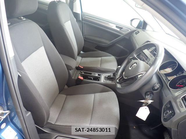 VolksWagen GOLF 2013-08 8746818-17