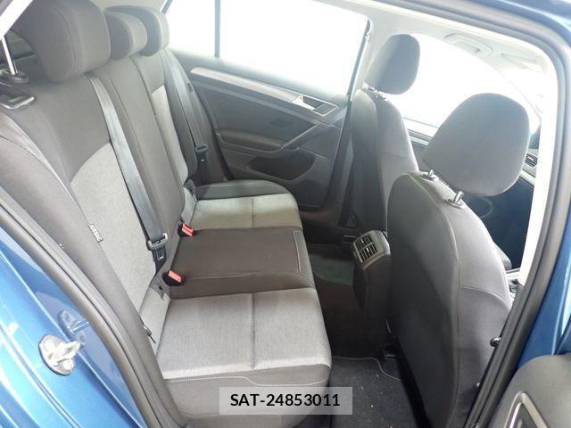 VolksWagen GOLF 2013-08 8746818-18