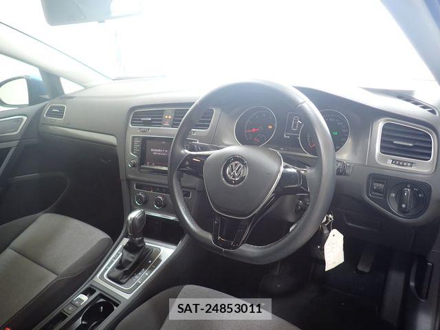 VolksWagen GOLF 2013-08 8746818-1