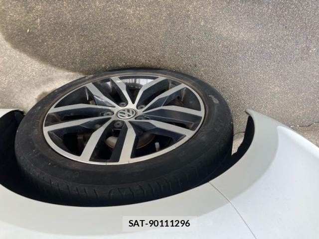VolksWagen GOLF 2013-10 8746826-3