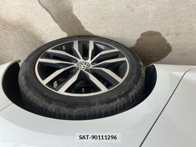 VolksWagen GOLF 2013-10 8746826-4
