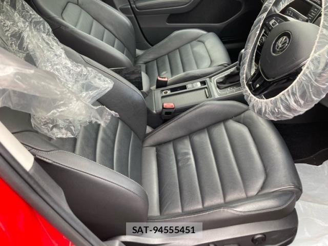 VolksWagen GOLF 2015-03 8746828-11