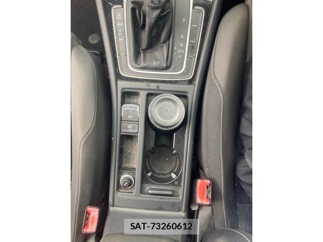 VolksWagen GOLF 2013-10 8746827-17