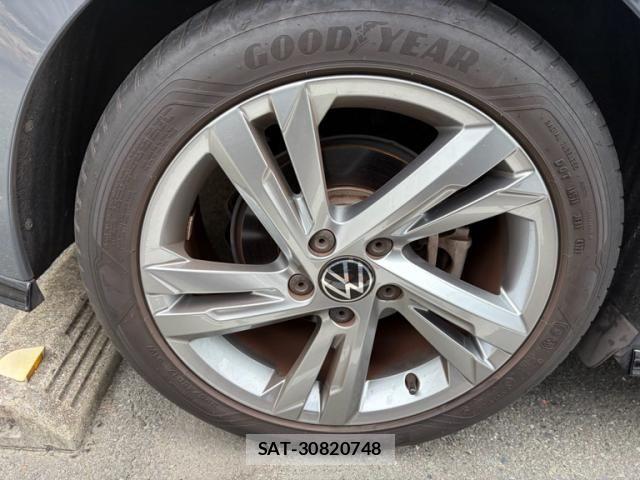 VolksWagen GOLF 2023-09 8746822-7