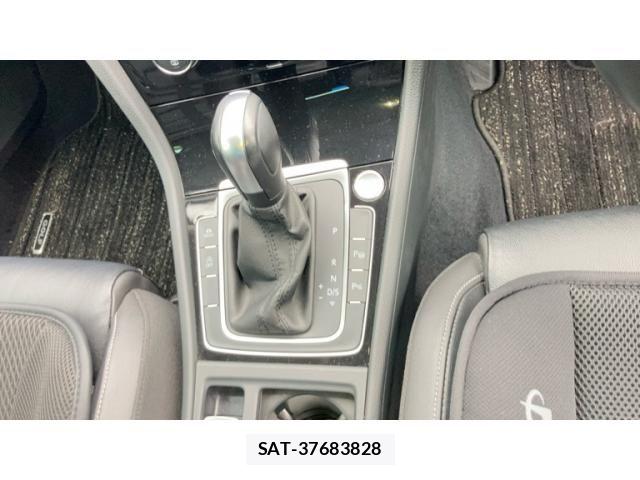 VolksWagen GOLF 2020-02 8746823-12