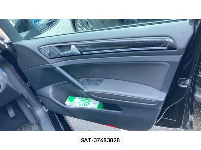VolksWagen GOLF 2020-02 8746823-7