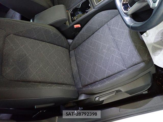 VolksWagen GOLF 2022-05 8746821-22