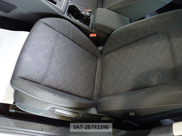 VolksWagen GOLF 2022-05 8746821-23