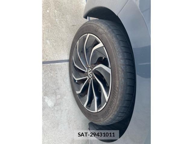 VolksWagen GOLF 2023-12 8832475-9