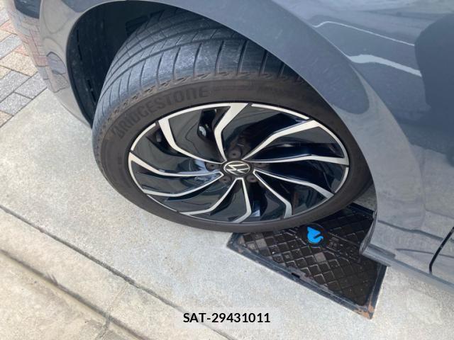 VolksWagen GOLF 2023-12 8832475-6