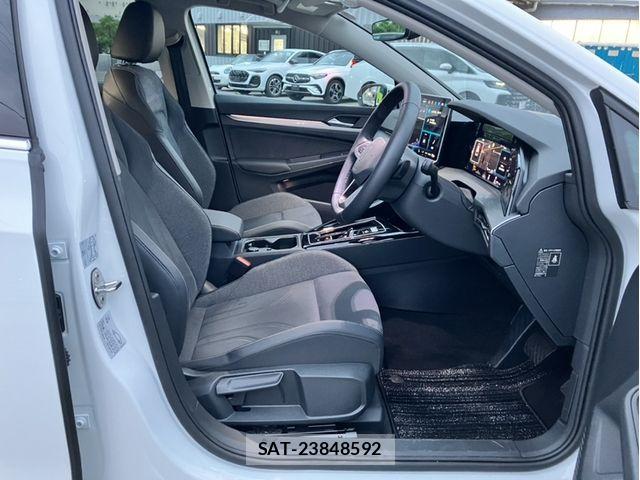 VolksWagen GOLF 2025-09 8832474-9