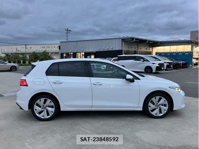 VolksWagen GOLF 2025-09 8832474-4