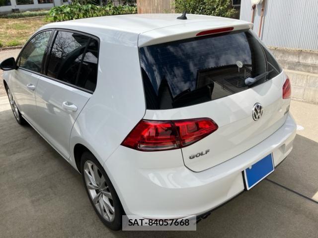 VolksWagen GOLF 2015-03 8832478-4