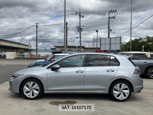 VolksWagen GOLF 2025-05 8832472-4
