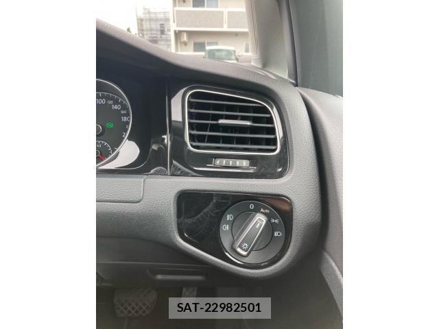 VolksWagen GOLF 2015-03 8832477-9