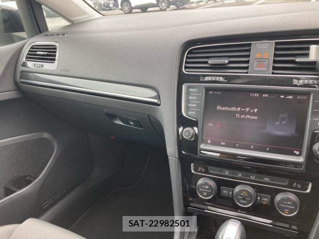 VolksWagen GOLF 2015-03 8832477-14