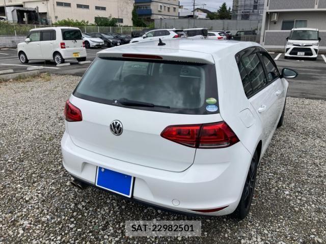 VolksWagen GOLF 2015-03 8832477-1