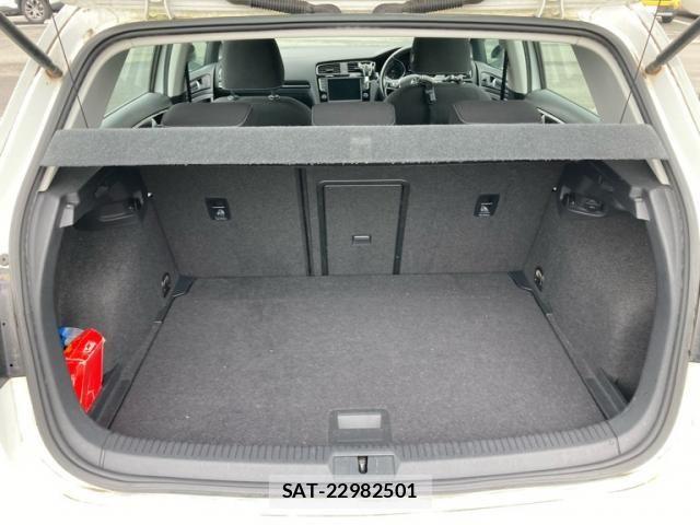 VolksWagen GOLF 2015-03 8832477-5