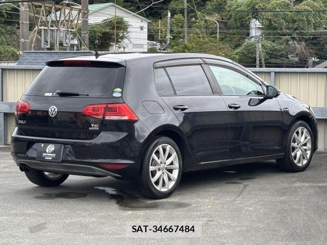 VolksWagen GOLF 2014-07 8851078-2