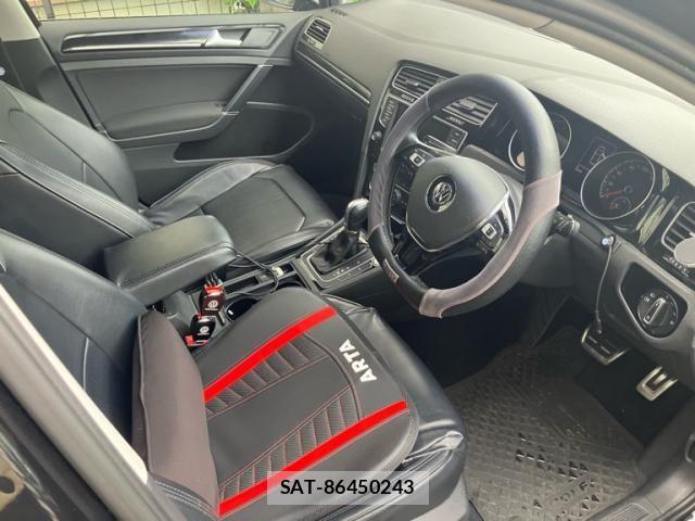 VolksWagen GOLF 2014-08 8851077-9