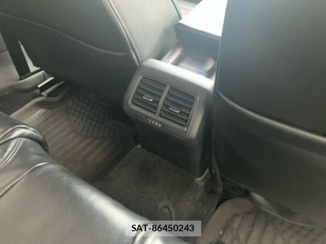 VolksWagen GOLF 2014-08 8851077-15