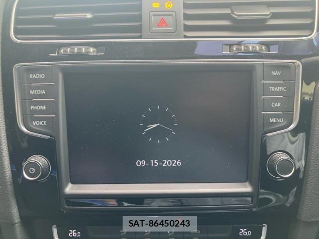 VolksWagen GOLF 2014-08 8851077-16
