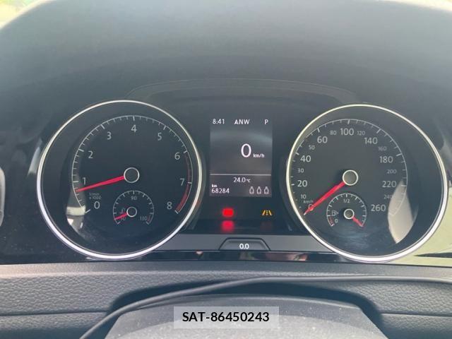 VolksWagen GOLF 2014-08 8851077-21