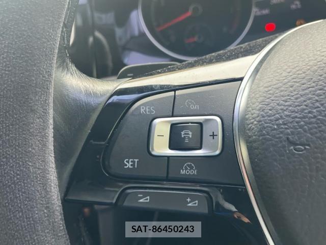 VolksWagen GOLF 2014-08 8851077-23
