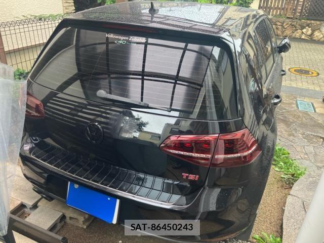 VolksWagen GOLF 2014-08 8851077-6