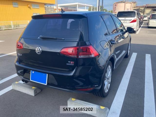 VolksWagen GOLF 2014-02 8851079-1