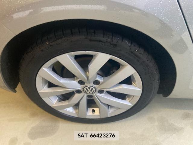 VolksWagen GOLF 2017-09 8872398-4