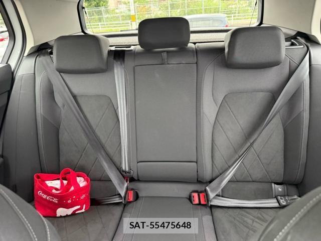 VolksWagen GOLF 2024-03 8882956-16